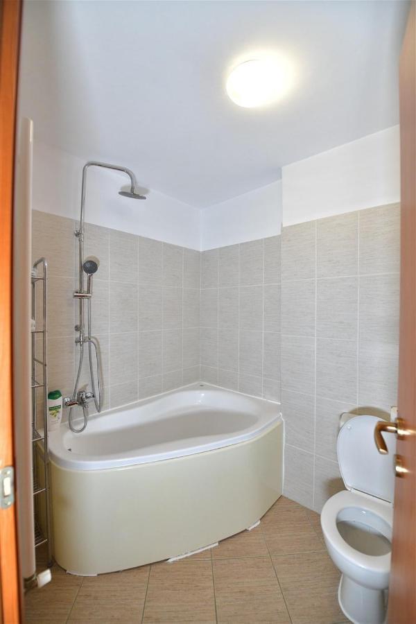 Apartament Lux 1 Mai Pod Bükreş Dış mekan fotoğraf